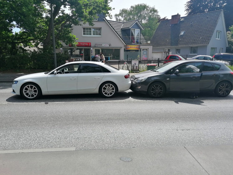 Auffahrunfall mit zwei Fahrzeugen